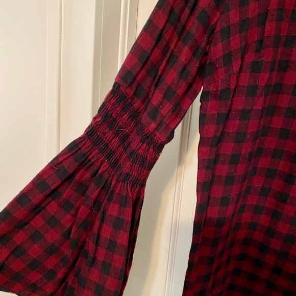 Buffalo plaid blouse with great sleeves!! - Picture 3 of 5